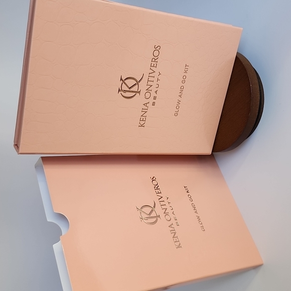 Kenia Ontiveros Beauty Glow and Go Kit - Picture 8 of 11